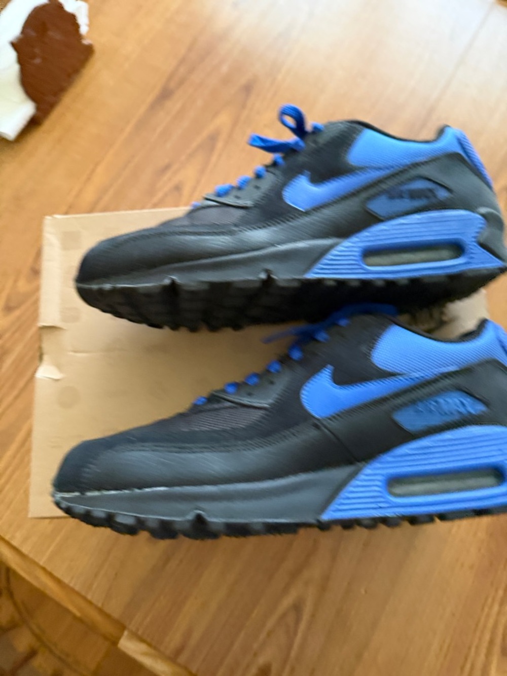 Vintage Nike Air Max 90 Sneakers - Picture 4 of 9